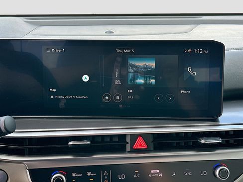 Used 2025 Kia Sorento S image 15