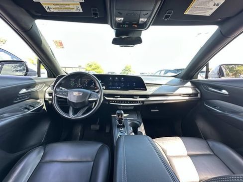 Used 2024 Cadillac XT4 Premium Luxury FWD image 11