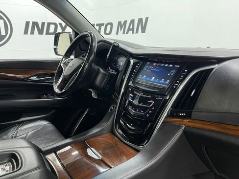 Used 2018 Cadillac Escalade Premium Luxury image 23