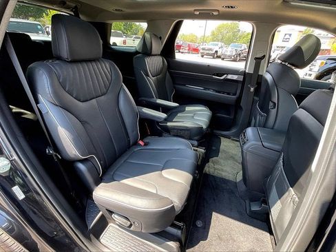 Certified 2025 Hyundai Palisade Limited FWD image 30