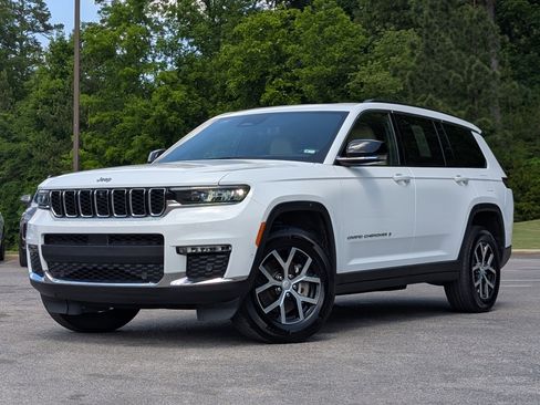 Used 2024 Jeep Grand Cherokee L Limited w/ Luxury Tech Group II RWD image 4