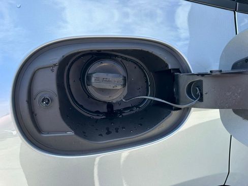 Used 2026 Porsche Macan image 38