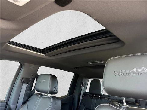 Used 2019 Chevrolet Silverado 1500 High Country image 12