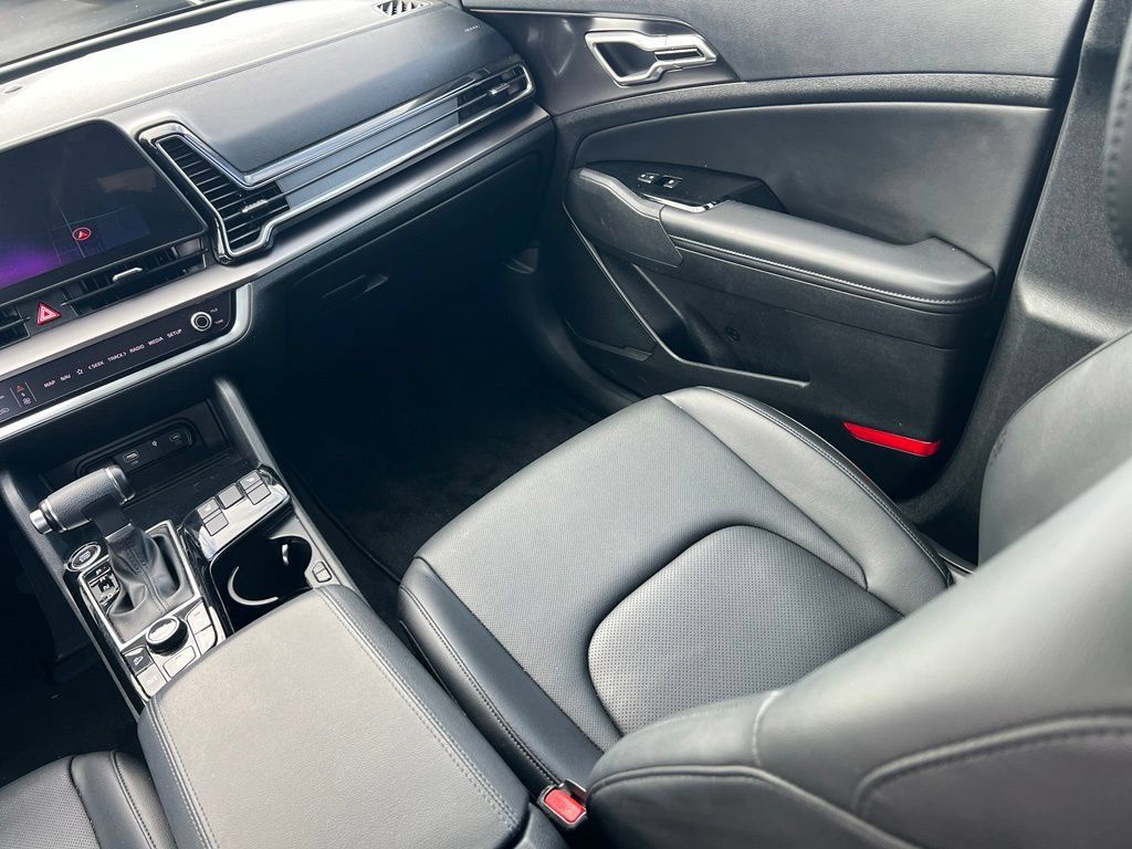 Certified 2023 Kia Sportage EX FWD image 13