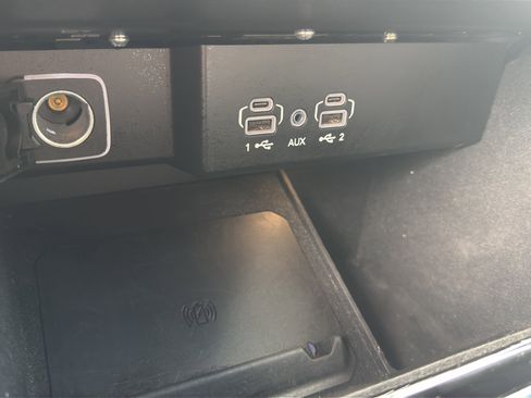 Used 2024 Jeep Wagoneer Series II w/ Flexible Seating Group RWD image 34