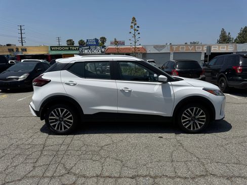 Used 2024 Nissan Kicks SV FWD image 4