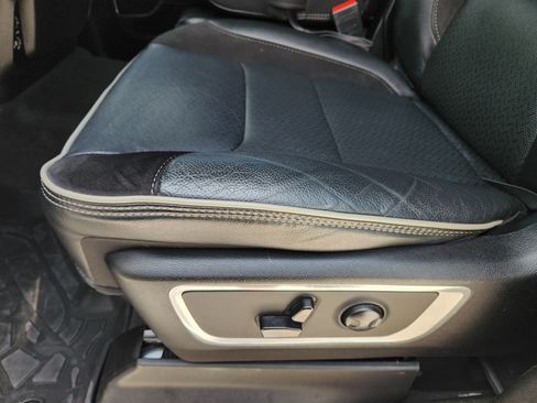 Used 2023 RAM 1500 Laramie AWD/4WD image 28