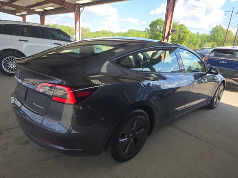 Used 2022 Tesla Model 3 Long Range AWD/4WD image 3