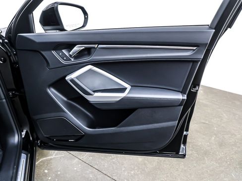 Used 2025 Audi Q3 2.0T Premium Plus w/ Premium Plus Package image 24