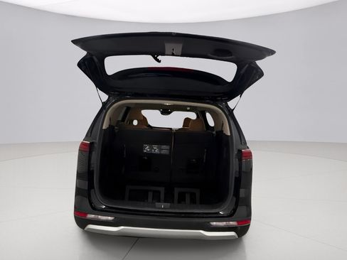 Used 2024 Kia Carnival LX FWD image 9