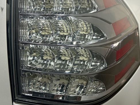 Used 2023 Lexus GX 460 Premium w/ Premium Package image 32