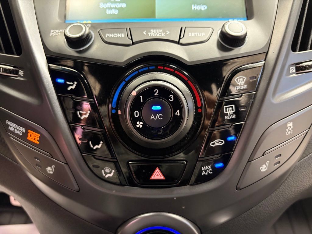 Used 2016 Hyundai Veloster Turbo FWD image 18