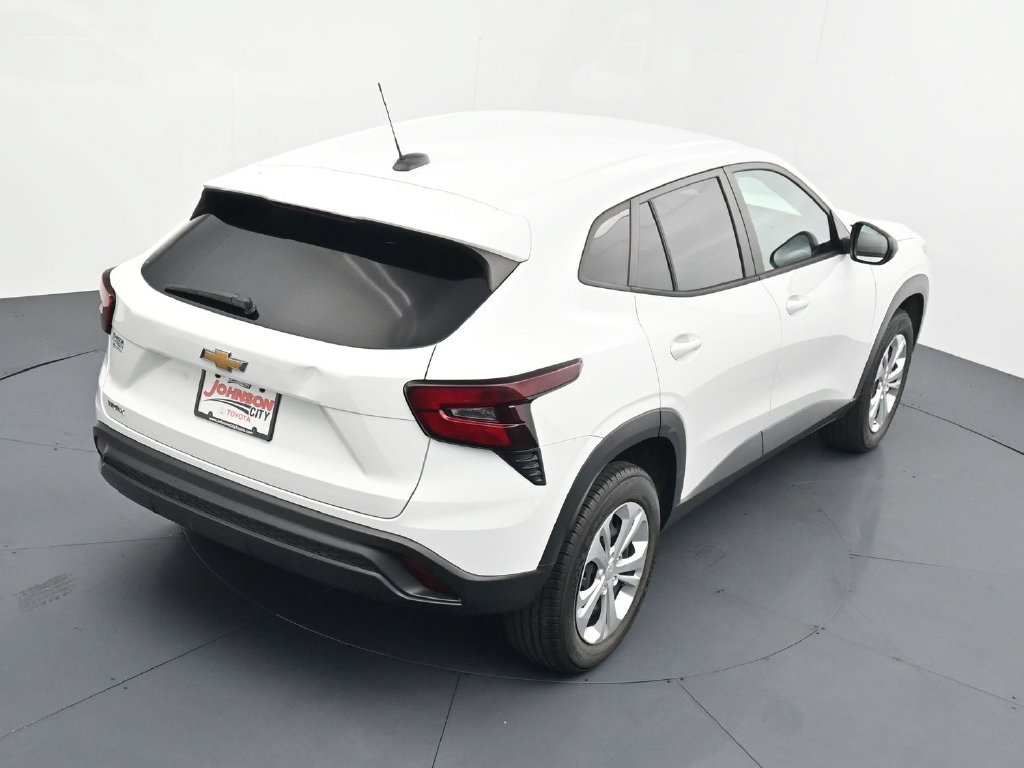 Used 2024 Chevrolet Trax LS FWD image 29