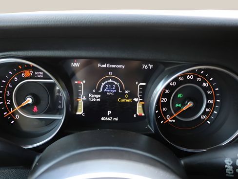 Used 2023 Jeep Wrangler Unlimited Sahara w/ LED Lighting Group AWD/4WD image 29