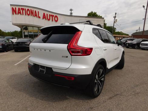 Used 2023 Volvo XC40 B5 Plus w/ Driver Assist Package AWD/4WD image 5