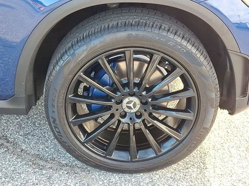 Used 2021 Mercedes-Benz GLC 300 4MATIC image 11
