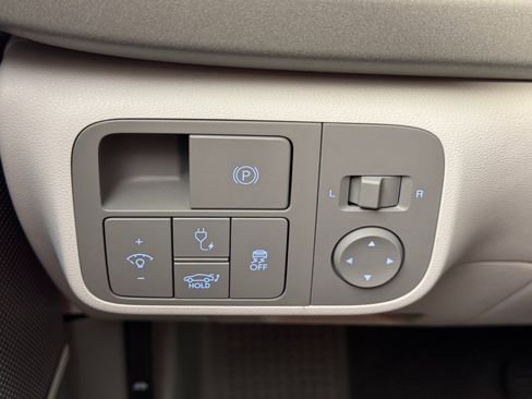 Used 2023 Hyundai Ioniq 6 SEL image 16