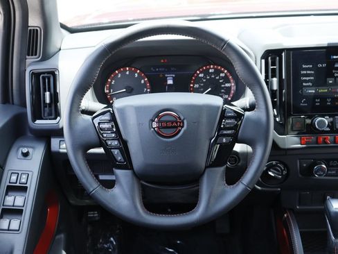 Used 2025 Nissan Frontier PRO-4X AWD/4WD image 24