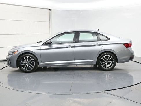 Used 2024 Volkswagen Jetta Sport image 21