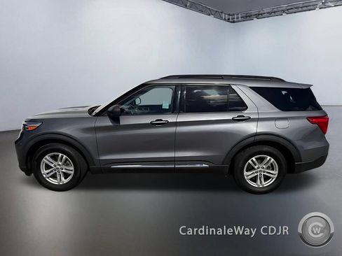 Used 2022 Ford Explorer XLT RWD image 3