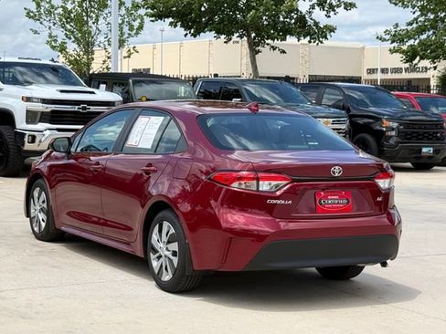 Used 2026 Toyota Corolla LE FWD image 4