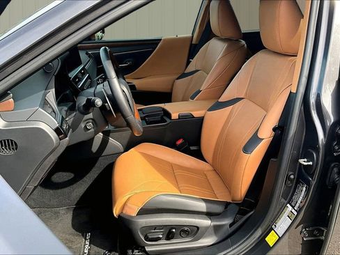 Used 2022 Lexus ES 300h w/ Accessory Package 2 image 16