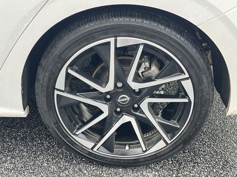 Certified 2024 Nissan Sentra SR image 29