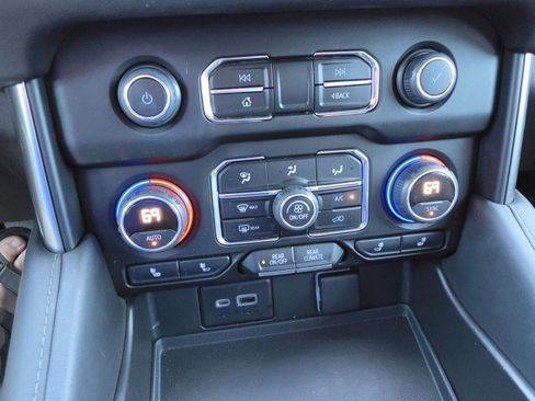 Used 2022 Chevrolet Tahoe LT AWD/4WD image 45