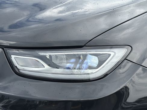 Used 2023 Chrysler Pacifica Touring-L FWD image 31