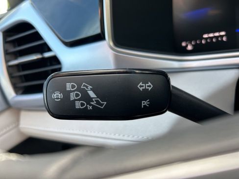 New 2026 Volkswagen Taos SE image 28