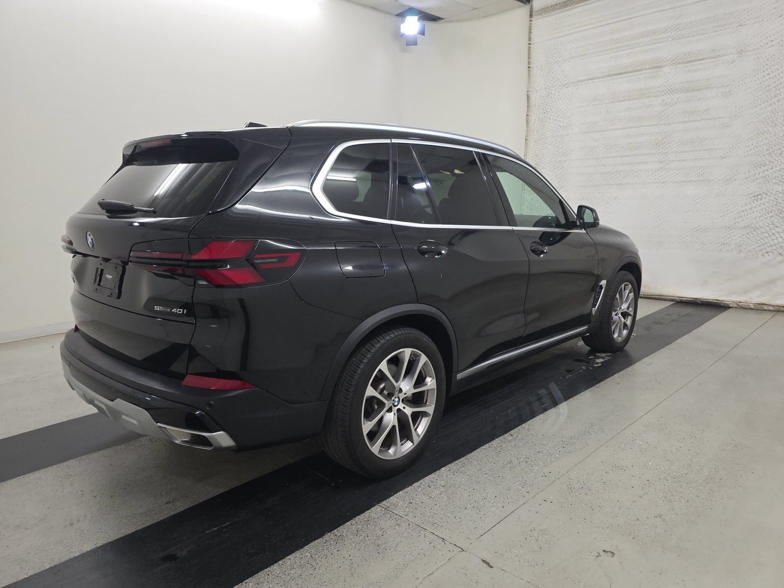 Used 2024 BMW X5 sDrive40i w/ Parking Assistance Package RWD image 6