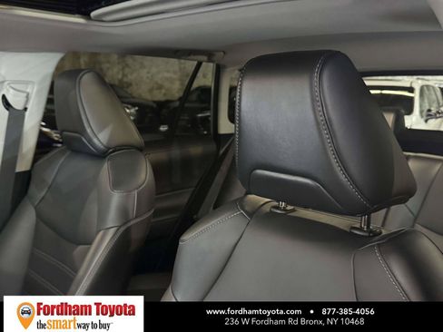 Used 2023 Toyota RAV4 XLE Premium AWD/4WD image 19