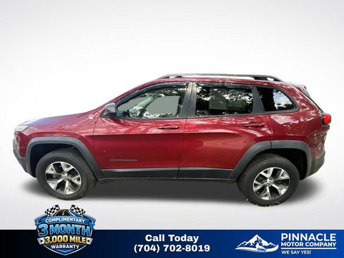 Used 2014 Jeep Cherokee Trailhawk w/ Leather Interior Group AWD/4WD image 8