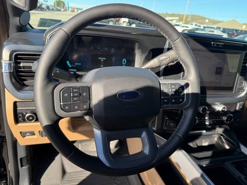 Used 2025 Ford F250 Lariat w/ Chrome Package image 13