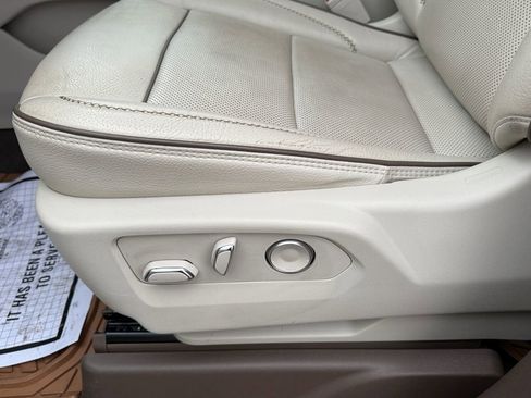 Used 2021 GMC Yukon XL Denali w/ Denali Premium Package image 16