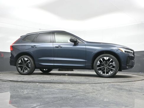 New 2026 Volvo XC60 B5 Plus w/ Climate Package AWD/4WD image 39