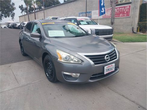 Used 2015 Nissan Altima 2.5 S w/ Power Driver Seat Package FWD image 3