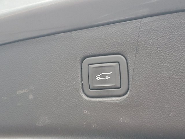 Certified 2025 Chevrolet Blazer LT w/ Convenience Package FWD image 8