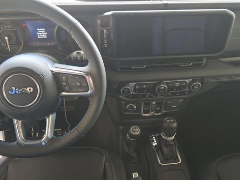 Used 2024 Jeep Wrangler High Altitude image 9