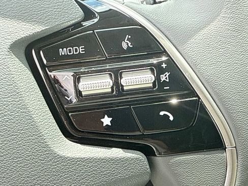 New 2025 Kia Niro EX Touring image 23