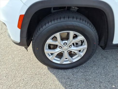 Used 2023 Jeep Grand Cherokee L Limited image 7