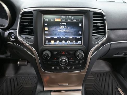Used 2017 Jeep Grand Cherokee Limited w/ Trailer Tow Group IV AWD/4WD image 30