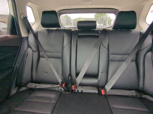 Used 2023 Nissan Rogue SV w/ SV Premium B Package FWD image 19