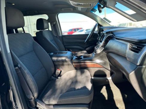 Used 2017 GMC Yukon XL SLE w/ SLE Value Package image 17