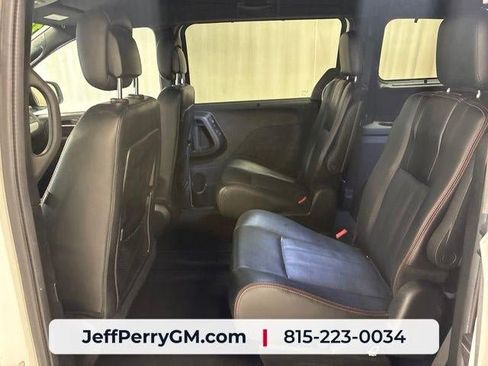 Used 2017 Dodge Grand Caravan GT FWD image 19