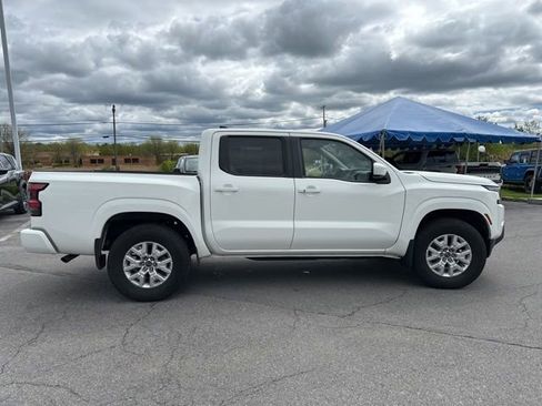 Certified 2023 Nissan Frontier SV w/ SV Convenience Package AWD/4WD image 6