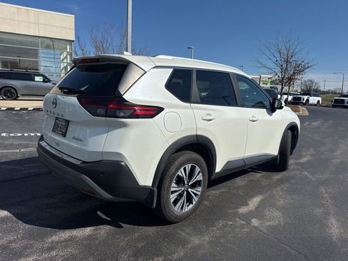 Used 2023 Nissan Rogue SV w/ SV Premium B Package image 7