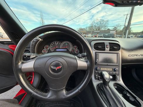 Used 2006 Chevrolet Corvette Convertible w/ Preferred Equipment Group image 28
