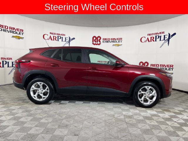 Used 2024 Chevrolet Trax LS w/ LS Convenience Package FWD image 9