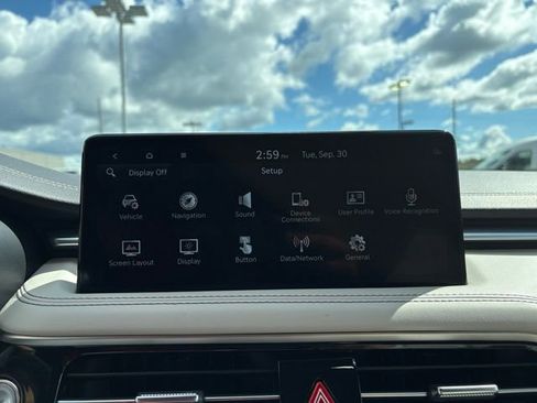 Used 2025 Genesis G70 2.5T image 18